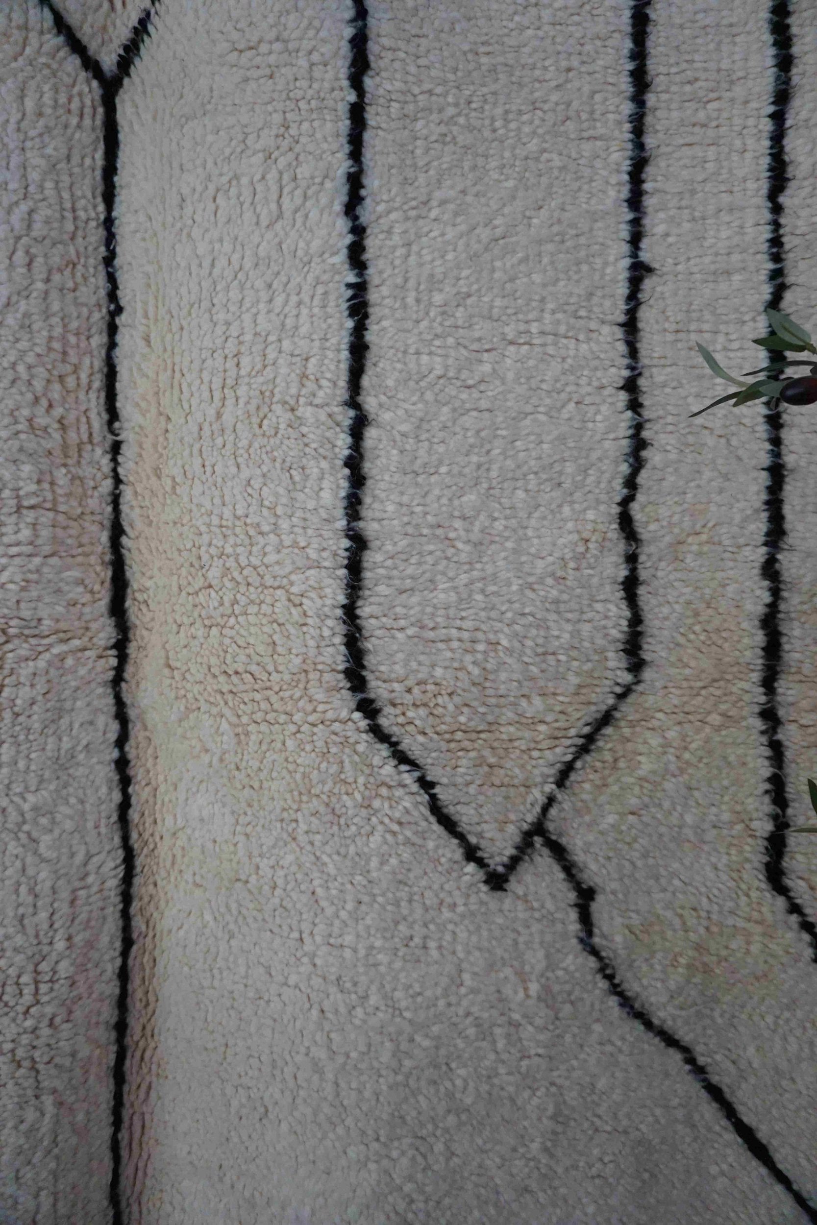 Alia | 5 x 8 Handwoven Beni Ourain Rug in Cream and Black